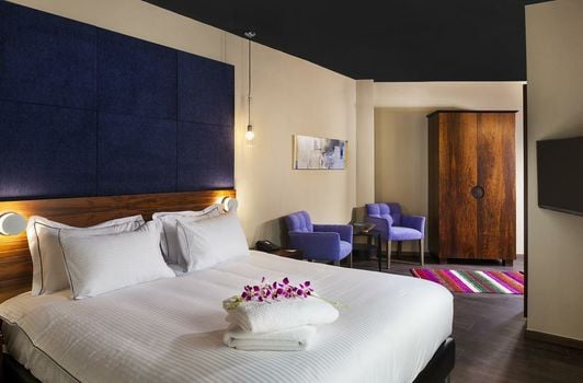 Port and Blue TLV Boutique Suites