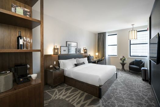 LondonHouse Chicago, Curio Collection by Hilton