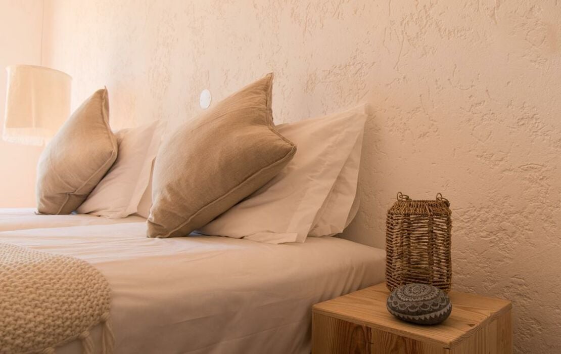 https://www.myboutiquehotel.com/photos/106545/amazigh-guest-house-aljezur-011-49689-1110x700.jpg