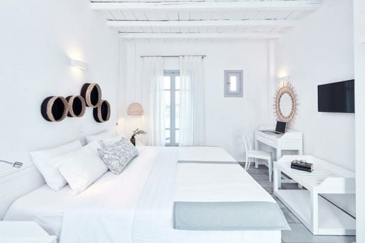 Mr. and Mrs. White Paros - Small Luxury Hotels of the World