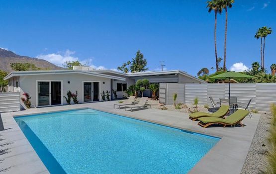 805S Palm Springs Home