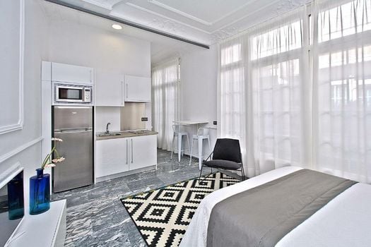 Apartamentos Plaza Constitución - Larios