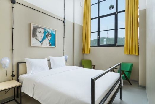 Fabrika Hostel & Suites