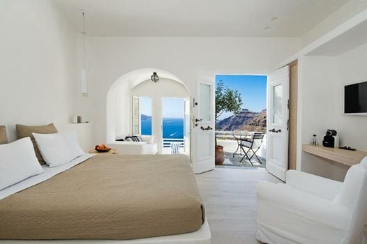 Porto Fira Suites