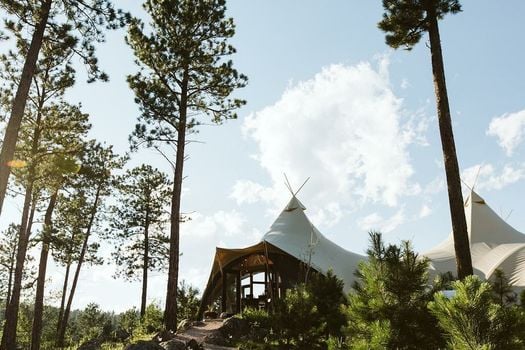 Under Canvas Mount Rushmore