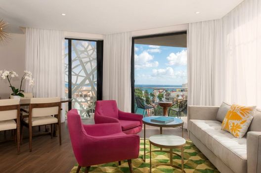 The Fives Downtown Hotel & Residences, Curio Collection by Hilton