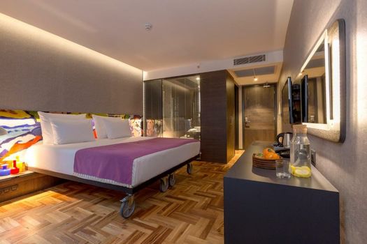 Lampa Design Hotel-Special Category