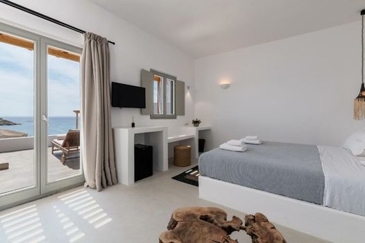 Trinity Mykonos - Villa & Beachfront Boutique Hotel