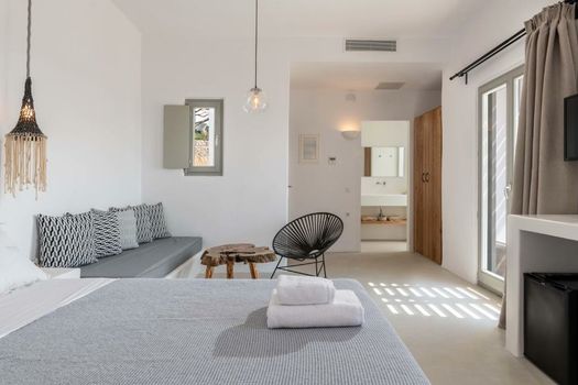 Trinity Mykonos - Villa & Beachfront Boutique Hotel