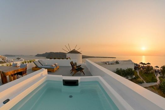 Cape Suite Oia