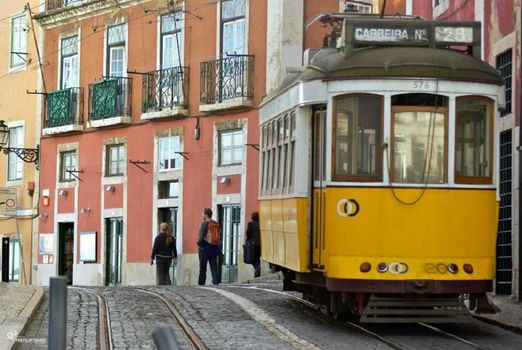 Bairro Alto Bronze of Art Apartments