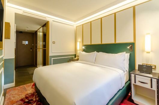 The Emerald House Lisbon - Curio Collection By Hilton