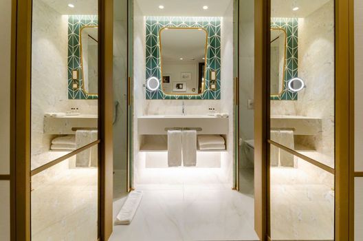 The Emerald House Lisbon - Curio Collection By Hilton