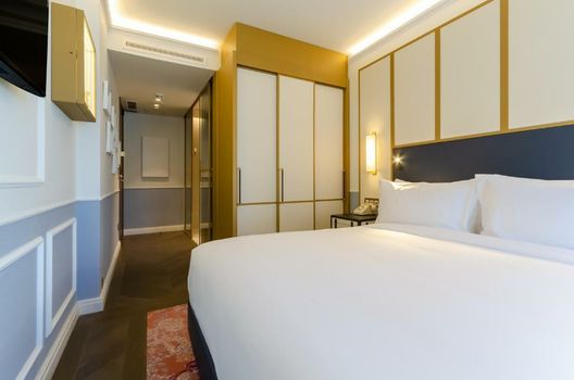 The Emerald House Lisbon - Curio Collection By Hilton