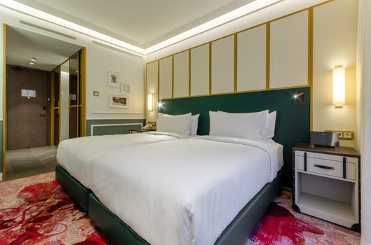 The Emerald House Lisbon - Curio Collection By Hilton