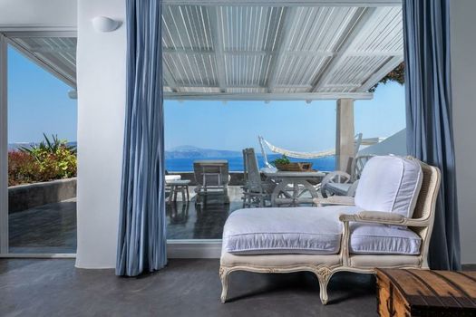 Andronis Luxury Suites