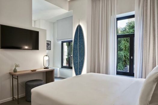 NLH MONASTIRAKI - Neighborhood Lifestyle Hotels