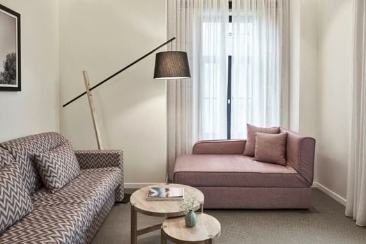 NLH MONASTIRAKI - Neighborhood Lifestyle Hotels