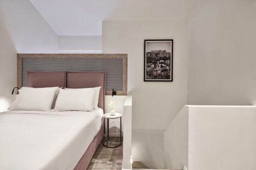 NLH MONASTIRAKI - Neighborhood Lifestyle Hotels