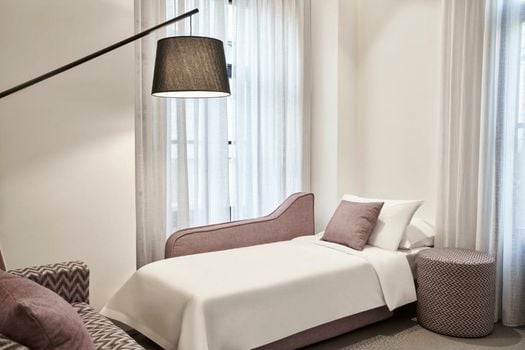 NLH MONASTIRAKI - Neighborhood Lifestyle Hotels