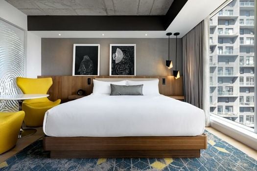 Humaniti Hotel Montreal, Autograph Collection