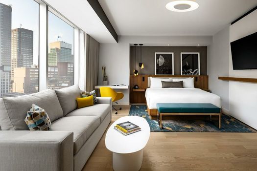 Humaniti Hotel Montreal, Autograph Collection