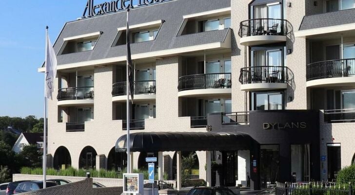 Alexander Hotel