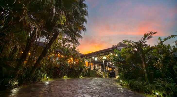 Hideaway Rio Celeste Hotel