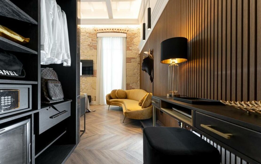 Nero Luxury Suites