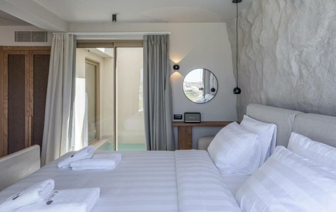 Solus Suites Milos