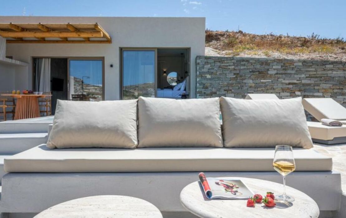 Solus Suites Milos