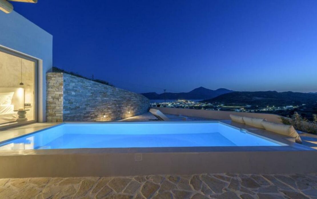 Solus Suites Milos