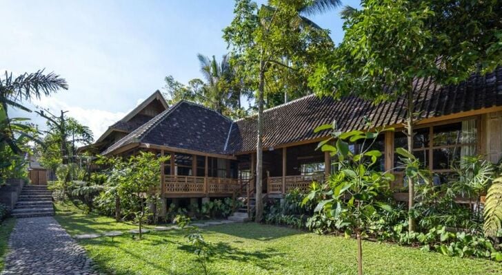 RUMAH KAYU RESORT