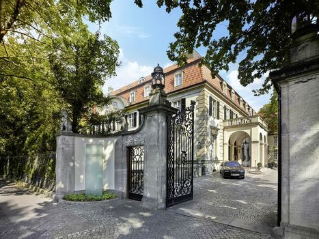 Schlosshotel Berlin by Patrick Hellmann