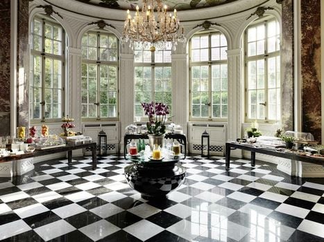 Schlosshotel Berlin by Patrick Hellmann