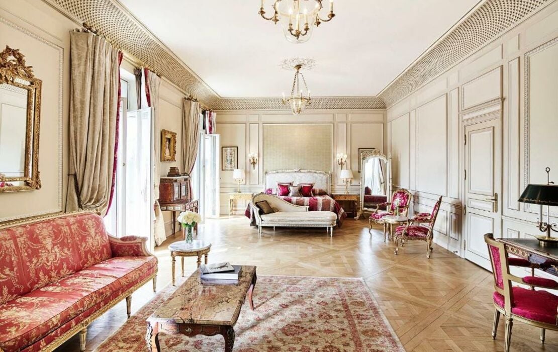 Burgundy Imperial Suite