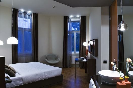 987 Design Prague Hotel