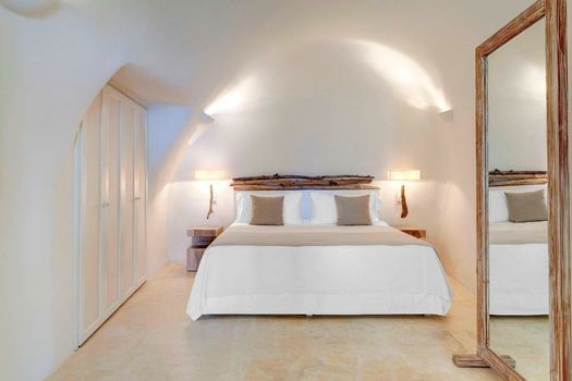 Mystique, a Luxury Collection Hotel, Santorini