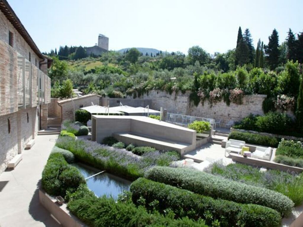 Nun Assisi Relais Spa Museum A Design Boutique Hotel - 