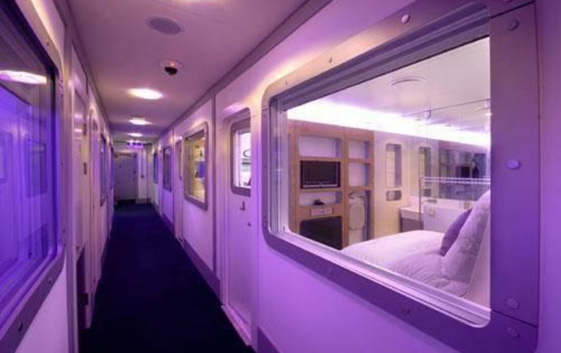 YOTELAIR Amsterdam Schiphol Transit Hotel