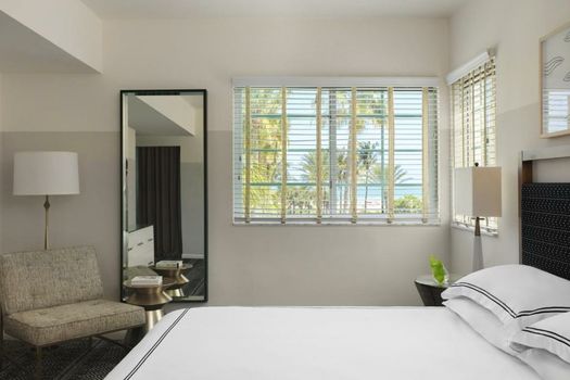 Kimpton Surfcomber Hotel, an IHG Hotel