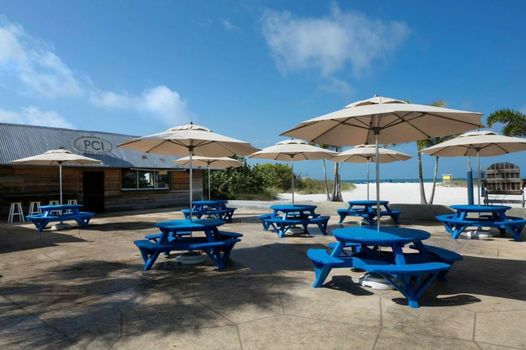 Postcard Inn On The Beach