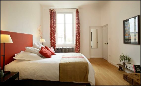 La Maison Rouge d'Uzes B&B